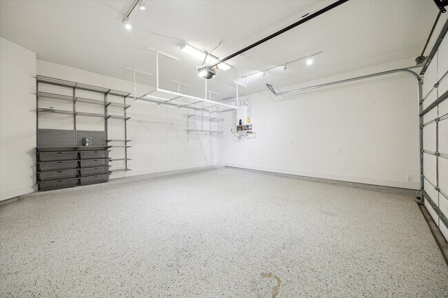 Building Photo - 1747 Ojeman Spring Ln