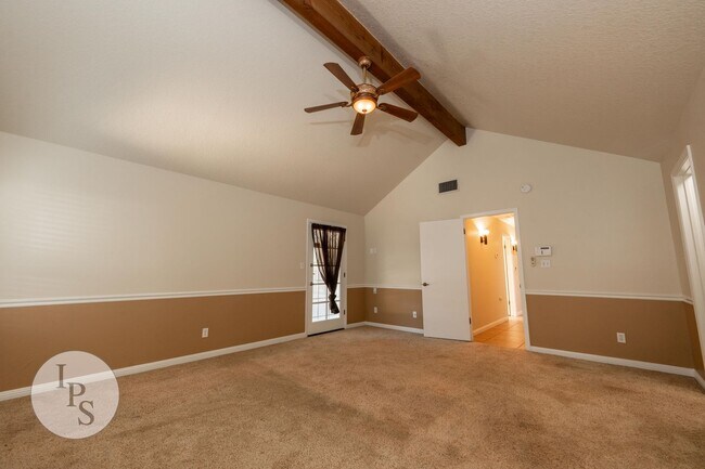 Building Photo - Woodward Park Home, 3BR/2BA, Pool, Spa, Gr...