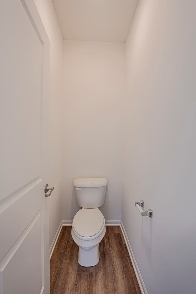 Building Photo - 2939 Showplace Dr