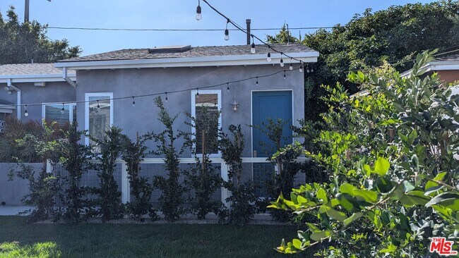 Building Photo - 7851 Airlane Ave