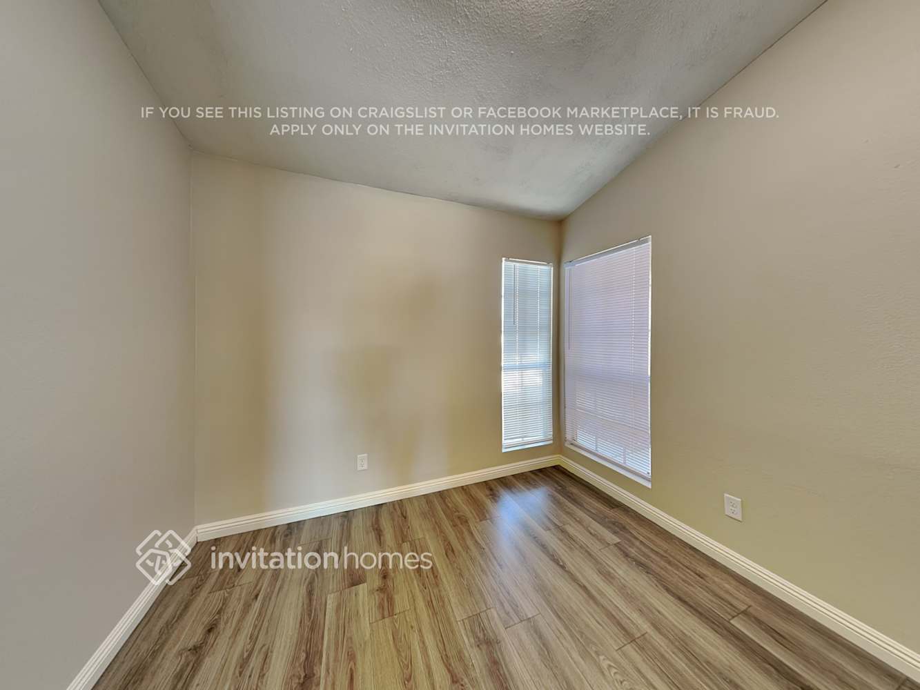 Building Photo - 9133 W Country Gables Dr