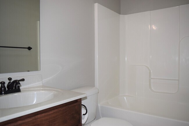Building Photo - 3 Bedroom Home in Taylor Hills Subdivision