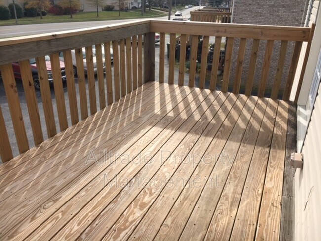 Building Photo - 2366 Chauvin Dr