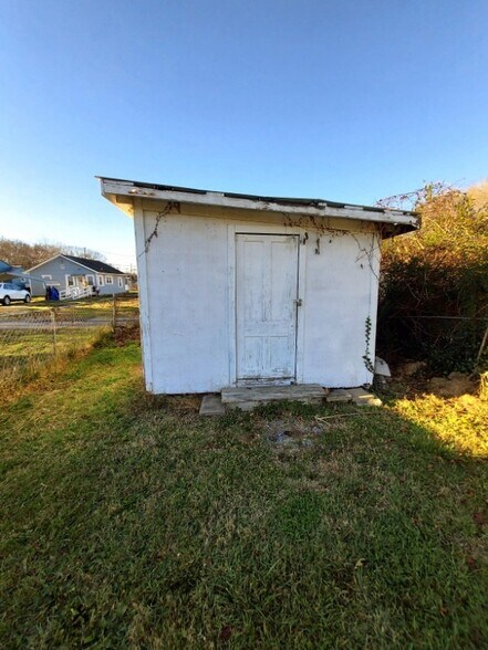 Building Photo - 1730 Park St