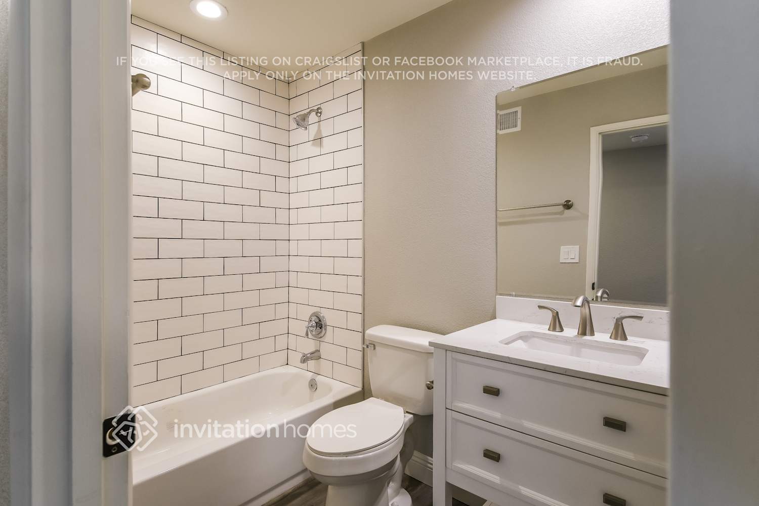 Building Photo - 3136 W Cactus Rd