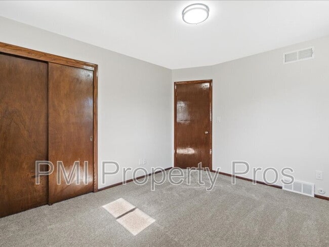 Building Photo - 8148 S 88th St