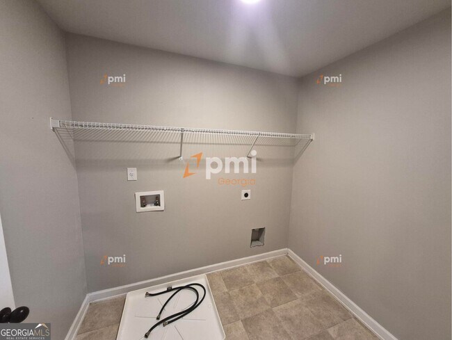 Building Photo - 5051 Pioneer Pkwy
