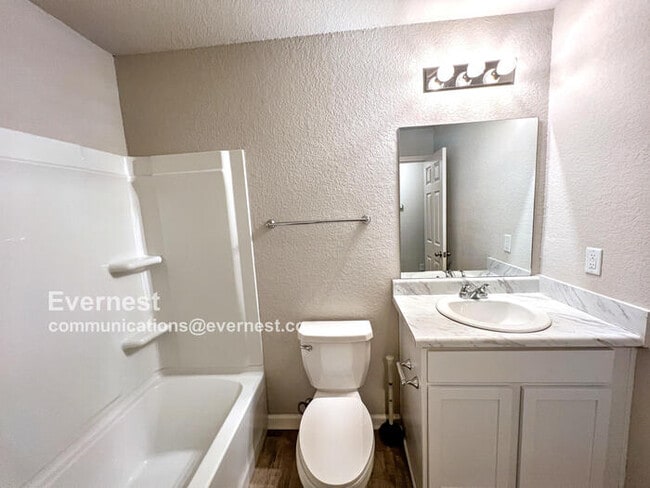 Building Photo - 2169 Bentwood Dr