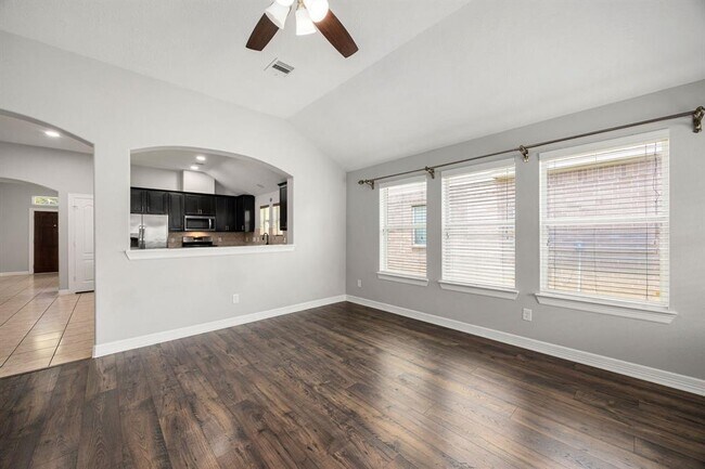 Building Photo - 11010 Starling Creek Dr