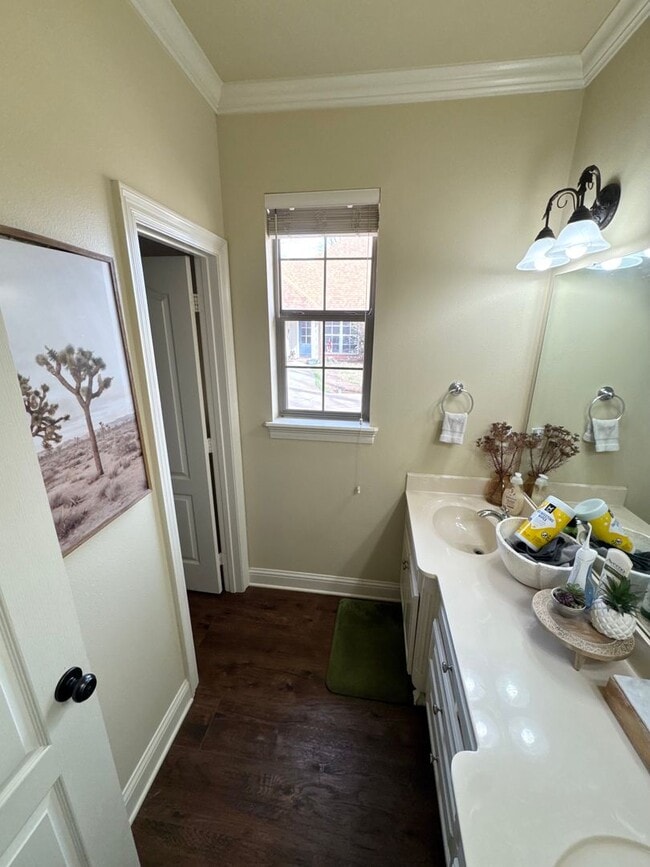 Building Photo - Lakewood Neighborhood!