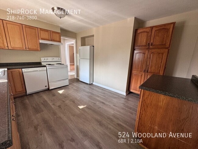 Building Photo - 524 Woodland Ave