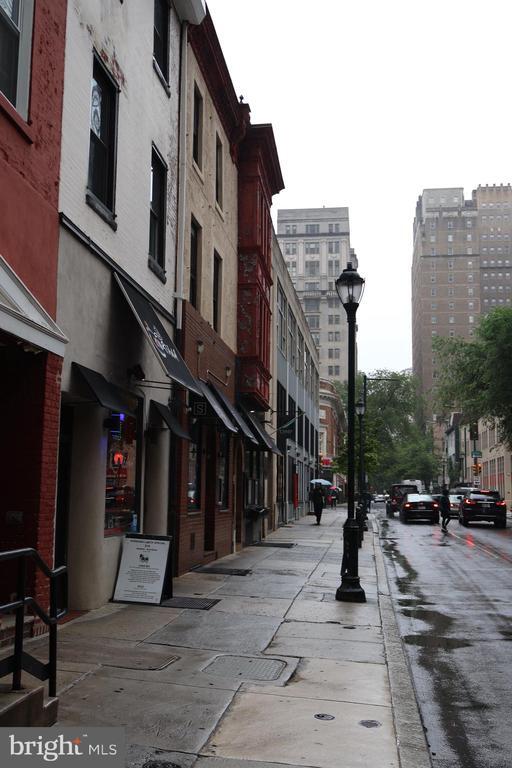 Building Photo - 33 S 19th St