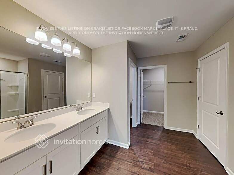 Building Photo - 3160 Green Apple Dr