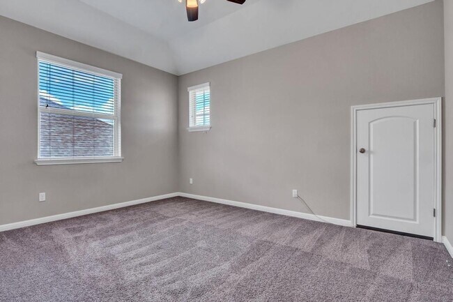 Building Photo - 2629 Coralbush Dr