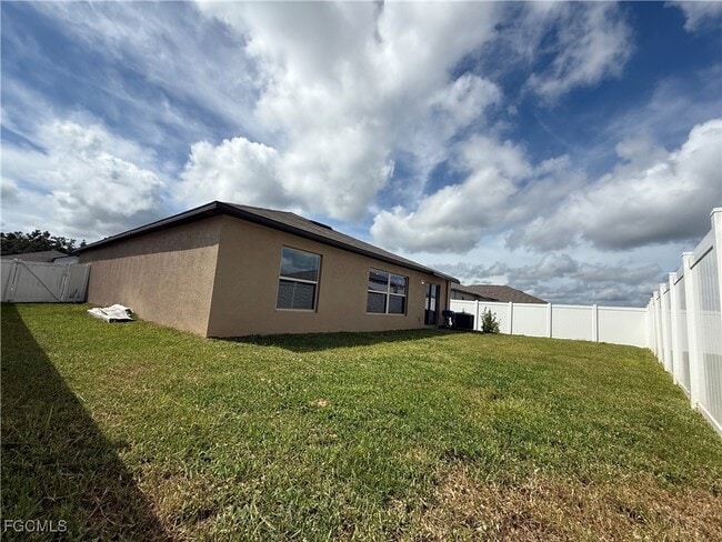 Building Photo - 39869 Harmon Grove Ct