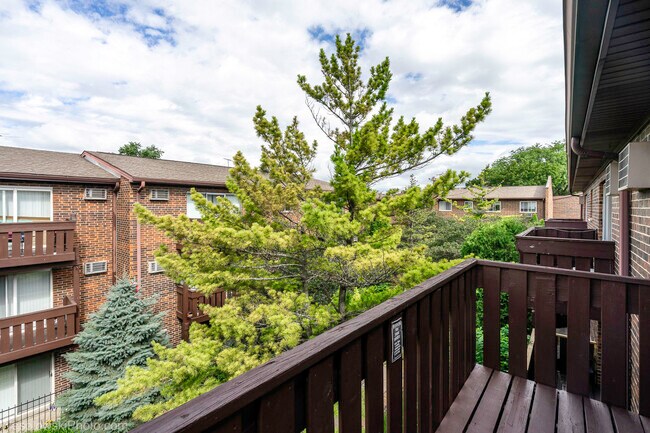 Building Photo - 1305 Turtle Creek Cir