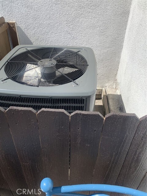 Building Photo - 1718 Cleveland Rd