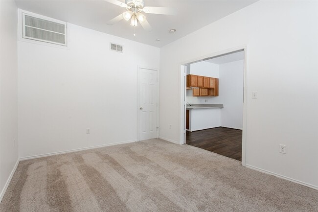Building Photo - 4717 Virginia Ave