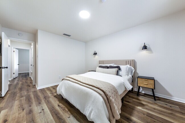 1st Bedroom - 203 W William Cannon Dr