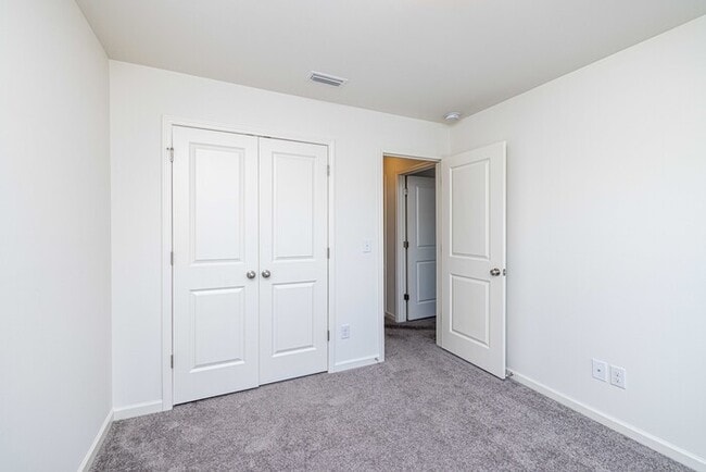 Building Photo - 3 Bedroom Townhome Bonterra Village AVAILA...