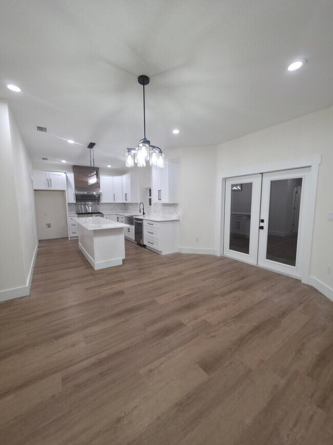 Building Photo - 4699 Meadow Lake Dr