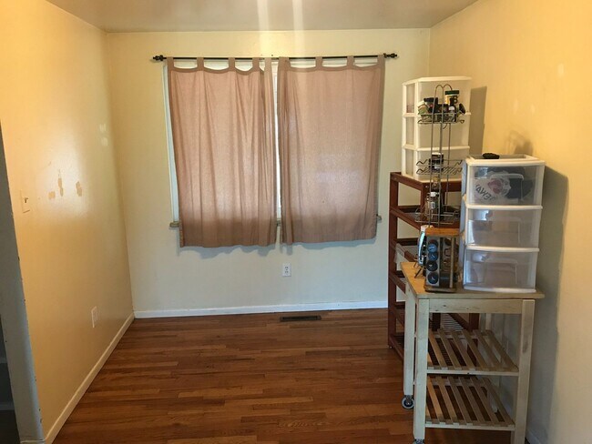 Building Photo - House for August Prelease with Easy Access to CU