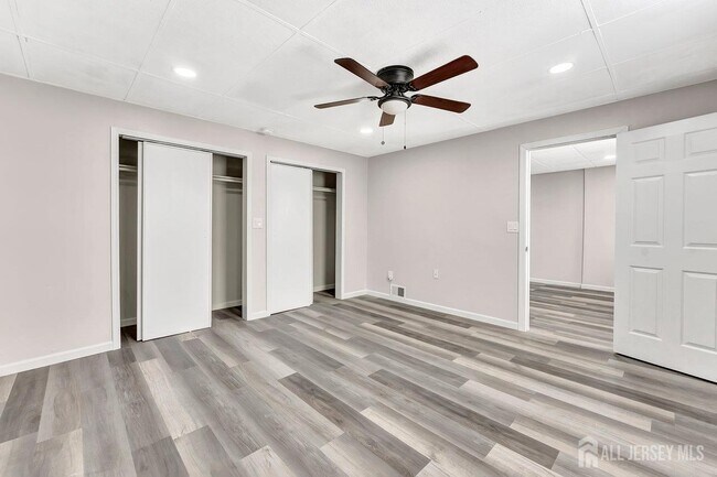 Building Photo - 601 Ridgeway Ave