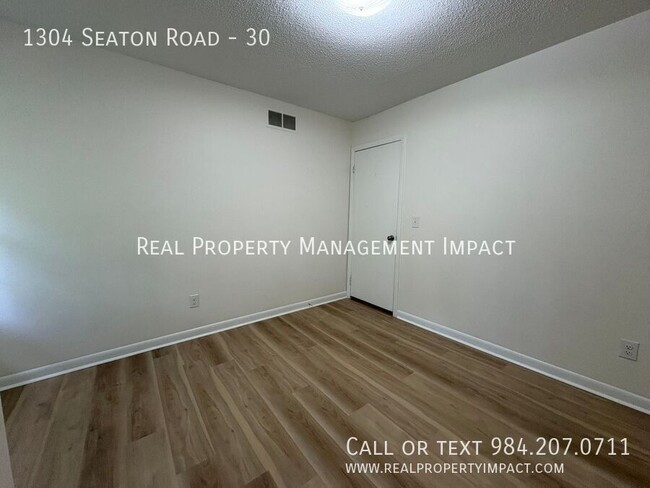 Building Photo - 1304 Seaton Rd