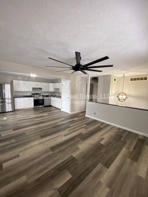 Building Photo - 1400 30th St