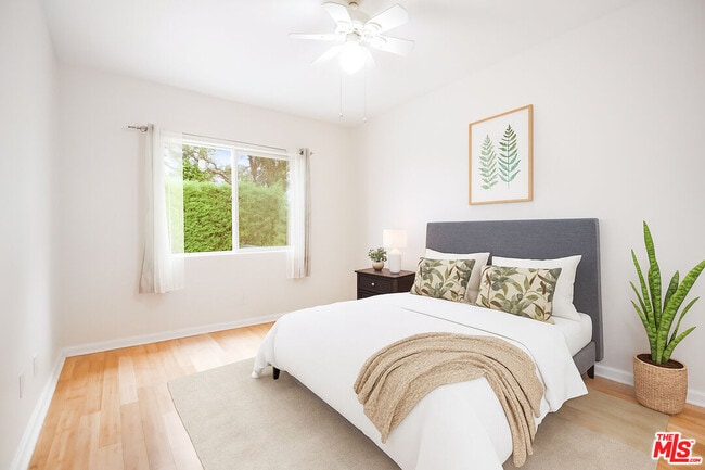 Building Photo - 3660 Halldale Ave