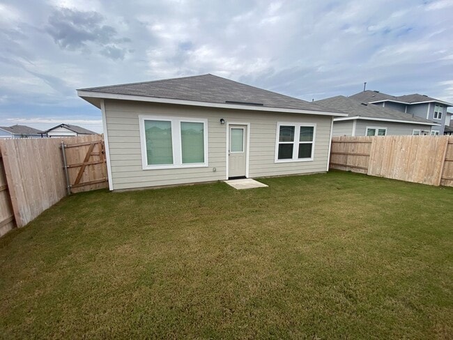 Building Photo - Brand New 3 Bed, 2 Bath in Maxwell!