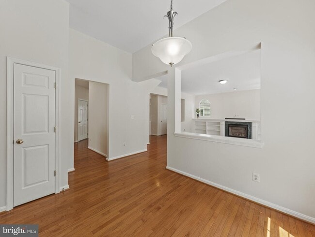 Building Photo - 43103 Lake Ridge Pl