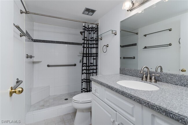 Building Photo - 4912 Tamiami Trl E