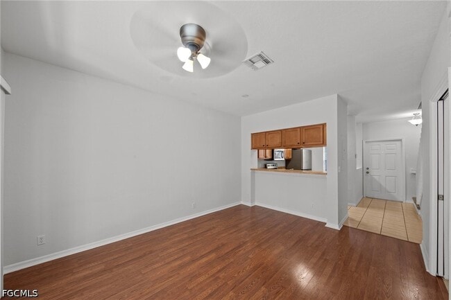 Building Photo - 8273 Pacific Beach Dr