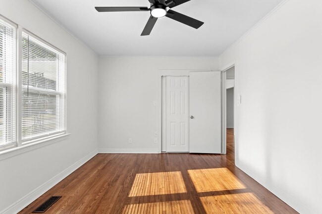 Building Photo - 3BR/1BA Home with W/D Hookups + Holiday Move-In Special $150 !!