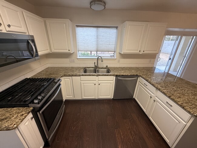 Building Photo - 10538 Olympic St NW