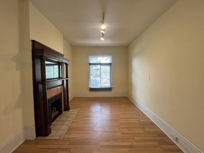 Building Photo - 514 E 500 S