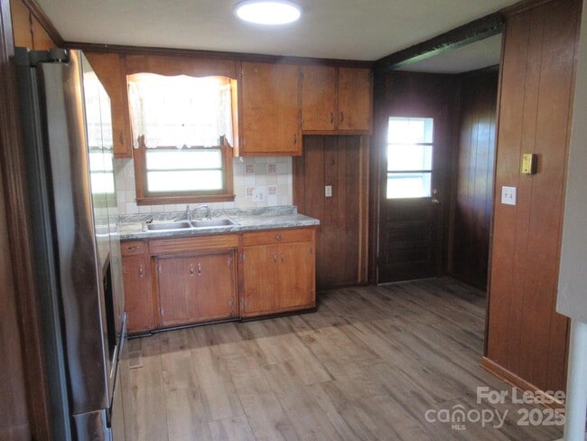 Building Photo - 2084 Shuford Rd