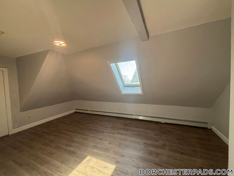 Building Photo - 53 Georgia St