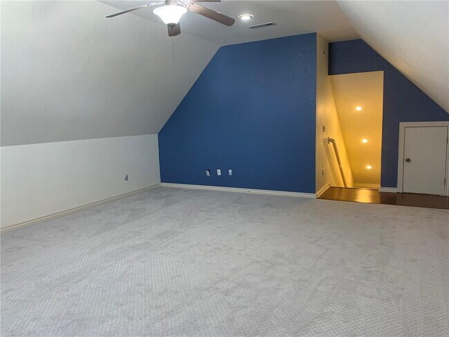 Building Photo - 5604 S 43rd St