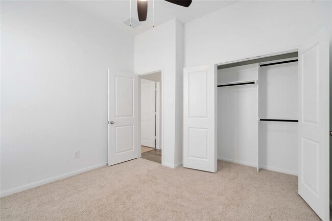 Building Photo - 6611 Canary Knl Ct