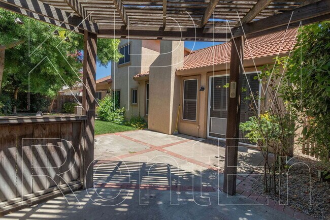 Building Photo - 10314 Creek Trail Cir