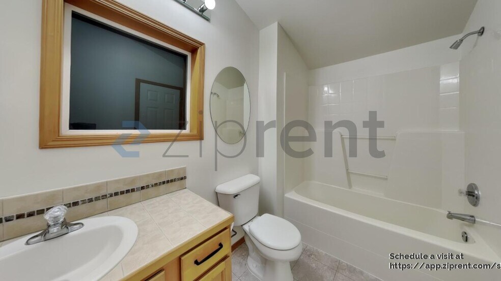 Building Photo - 12047 33rd Ave NE