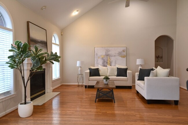 Building Photo - 4611 Oakdale St