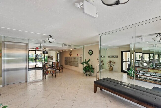 Building Photo - 2651 S Course Dr