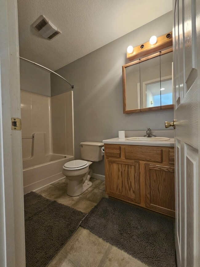 Building Photo - 108 Bertha Ln