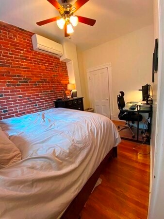 Building Photo - 174 Newbury St