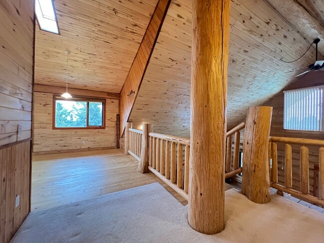 Building Photo - Enchanting Log Home for Lease