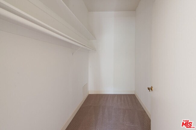 Building Photo - 6140 Monterey Rd