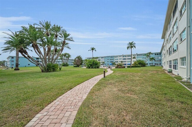 Building Photo - 300 64th Ave